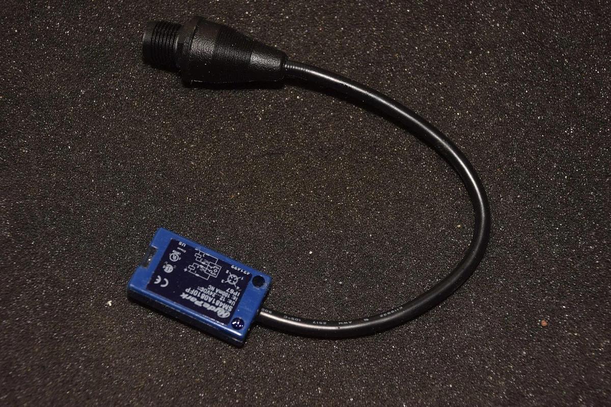 Used HYDE PARK SM481A0810FP 12/24V .8A ULTRASONIC THRU-BEAM SENSOR