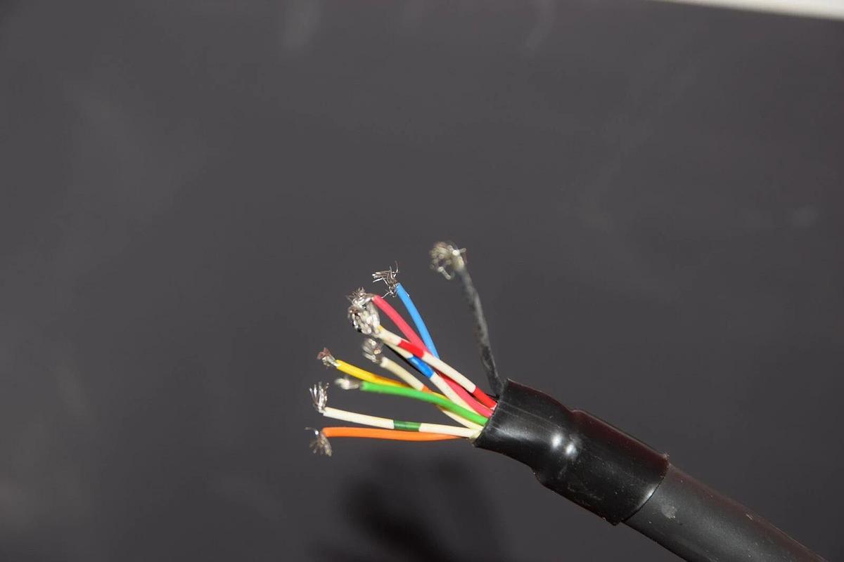 NEW FLEX-CABLE FC-CDFFDMP-S-E110 SERVO MOTOR CABLE