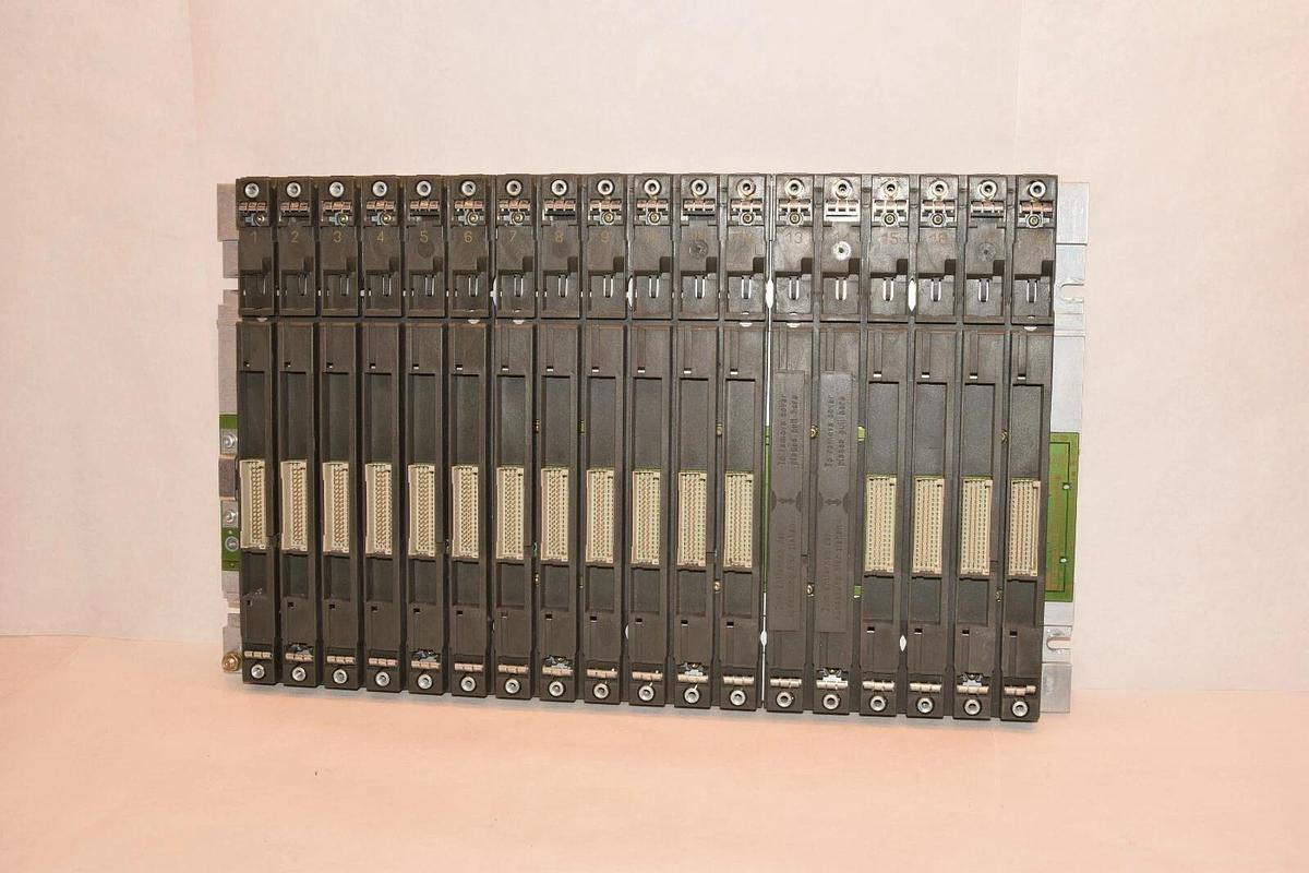 Used SIEMENS 6ES7403-1TA01-0AA0 Simatic S7 18 Slot PLC Rack 6ES7 403-1TA01-0AA0