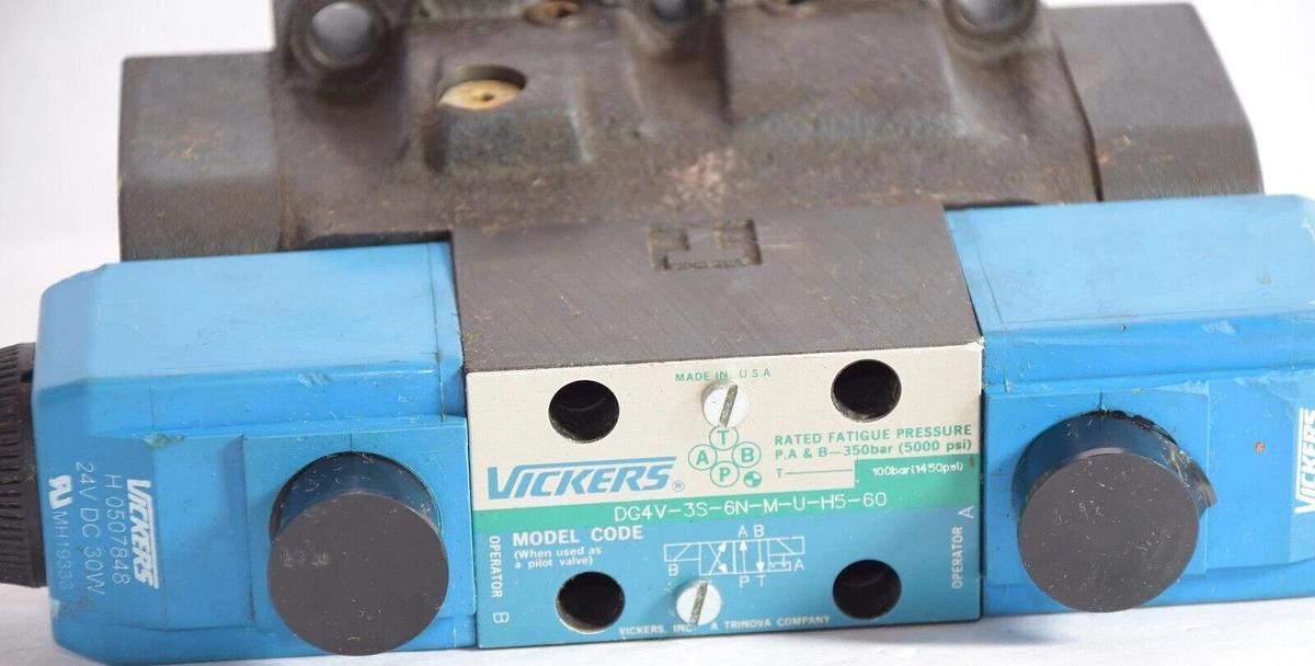 Vickers Directional Control Valve DG5S4042NTMUH560 DG5S4 042N T M UH5 60 *NOS*