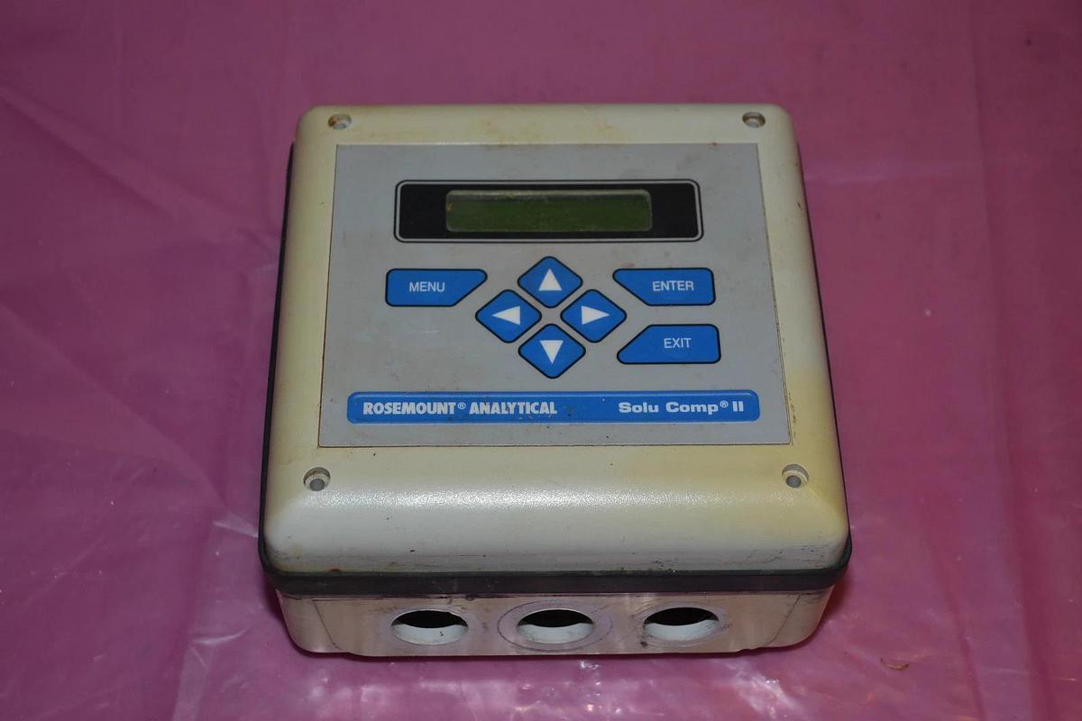 Used ROSEMOUNT ANALYTICAL SOLU COMP II 1055-01-11-S1-DM 1055 01 11 S1 DM 10550111S1DM