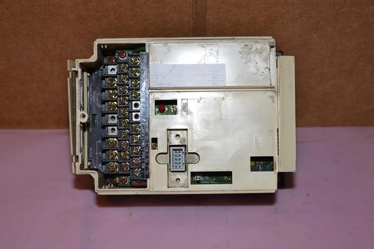 Used GENERAL ELECTRIC 6KAF321F25M$A1 .25HP 230V AF-300M$ DRIVE