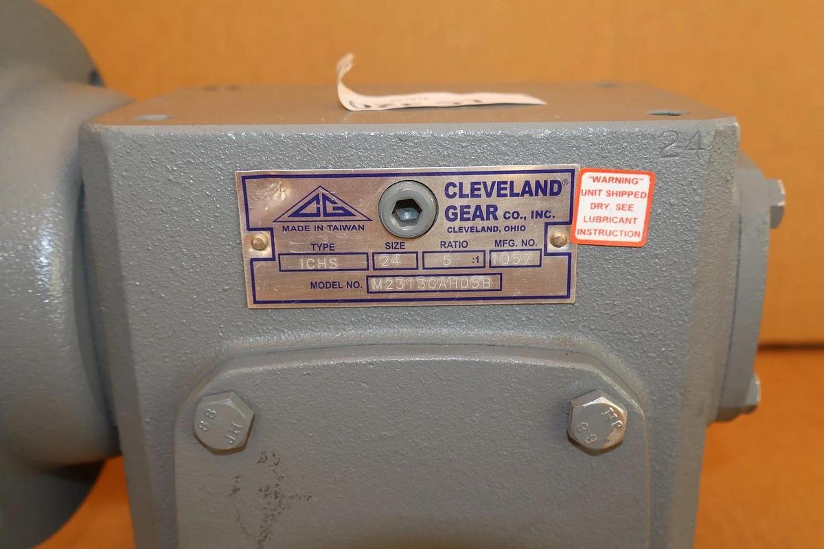Cleveland Gear Box Speed Reducer M2313CAH05B ICHS 24 5:1 NEW
