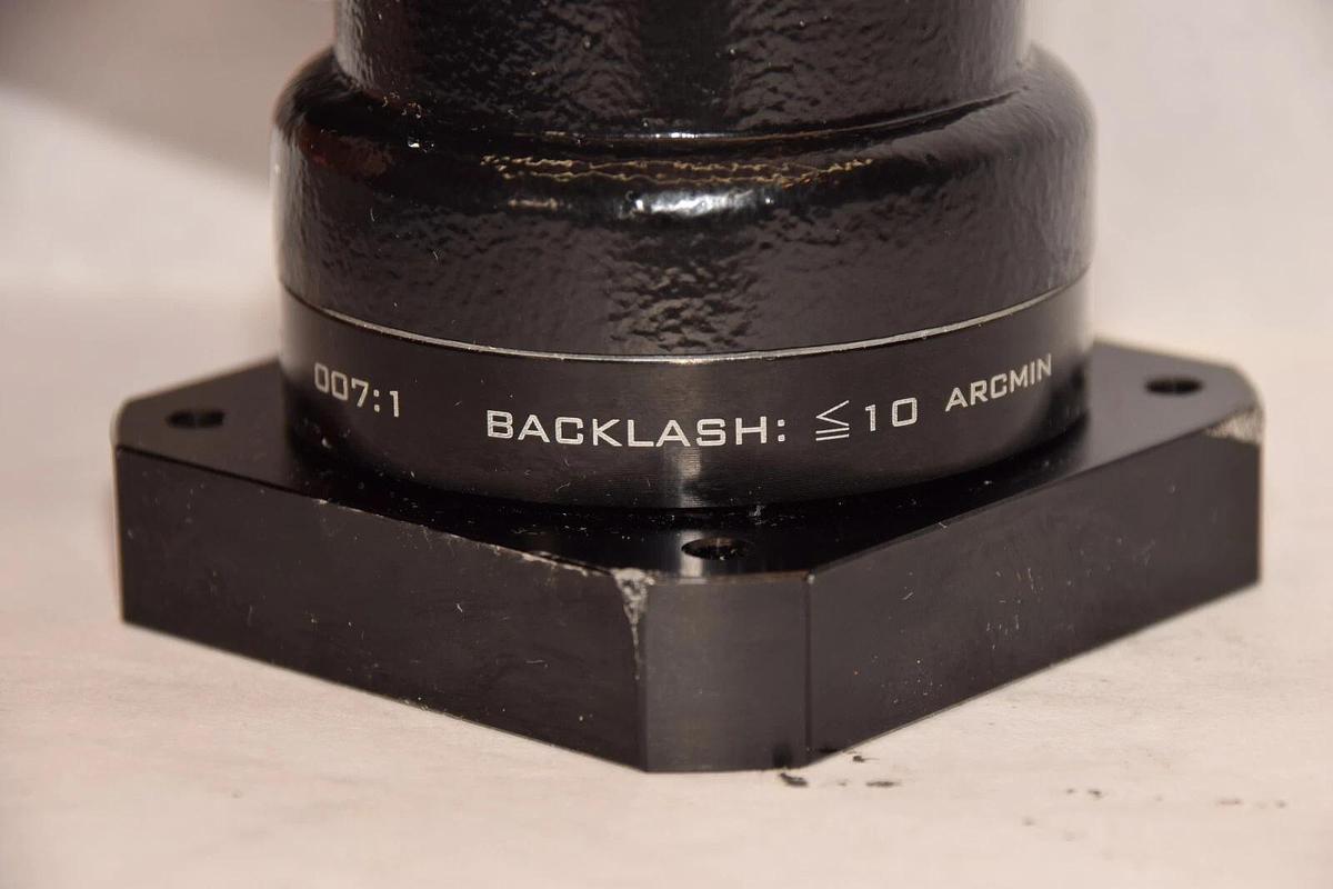 Used APEX DYNAMIC AER070 7:1 Ratio RIGHT ANGLE Planetary Gearbox