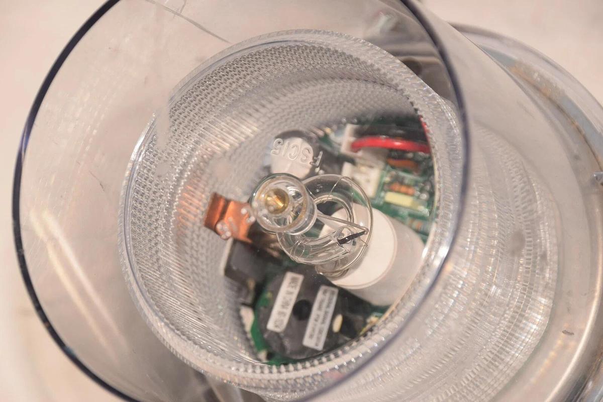 Used Federal Signal Electraray 24V Fire Alarm Visual Strobe Light 225XST-I ser B Lamp