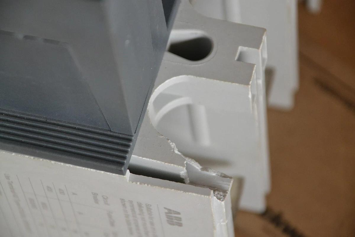 Used ABB CONTACTOR AF260-30 AF26030 AF260 30 20 - 60 VDC COIL 600VAC 3PH 3 Pole 3P