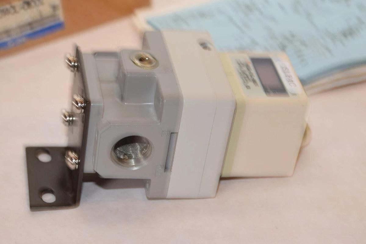 (NEW) SMC ITV3030-014CL-DII00247 4-20mADC 0.005-0.5MPa Proportional Valve