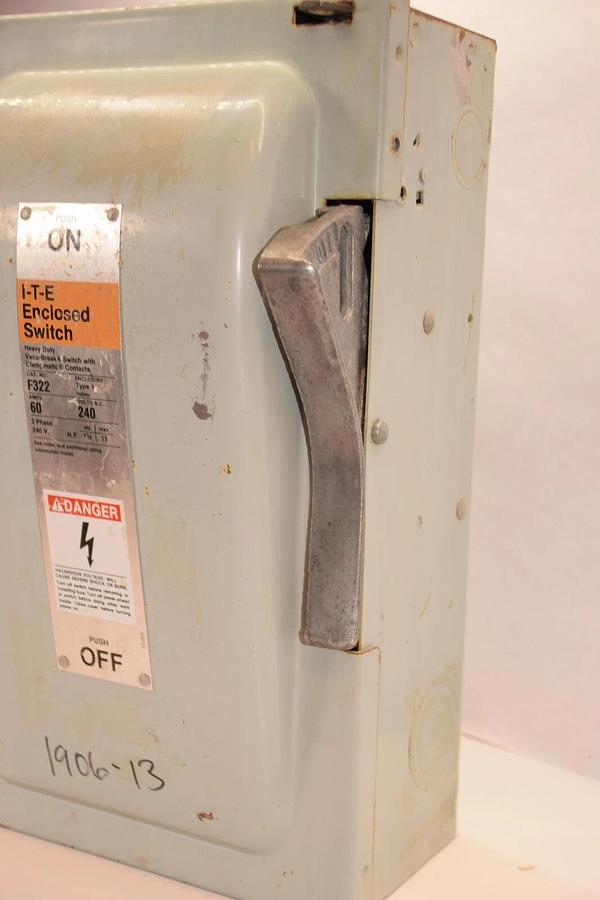 Used I-T-E F322 60A Amp Type 1 240V Heavy Duty Disconnect / Safety Switch