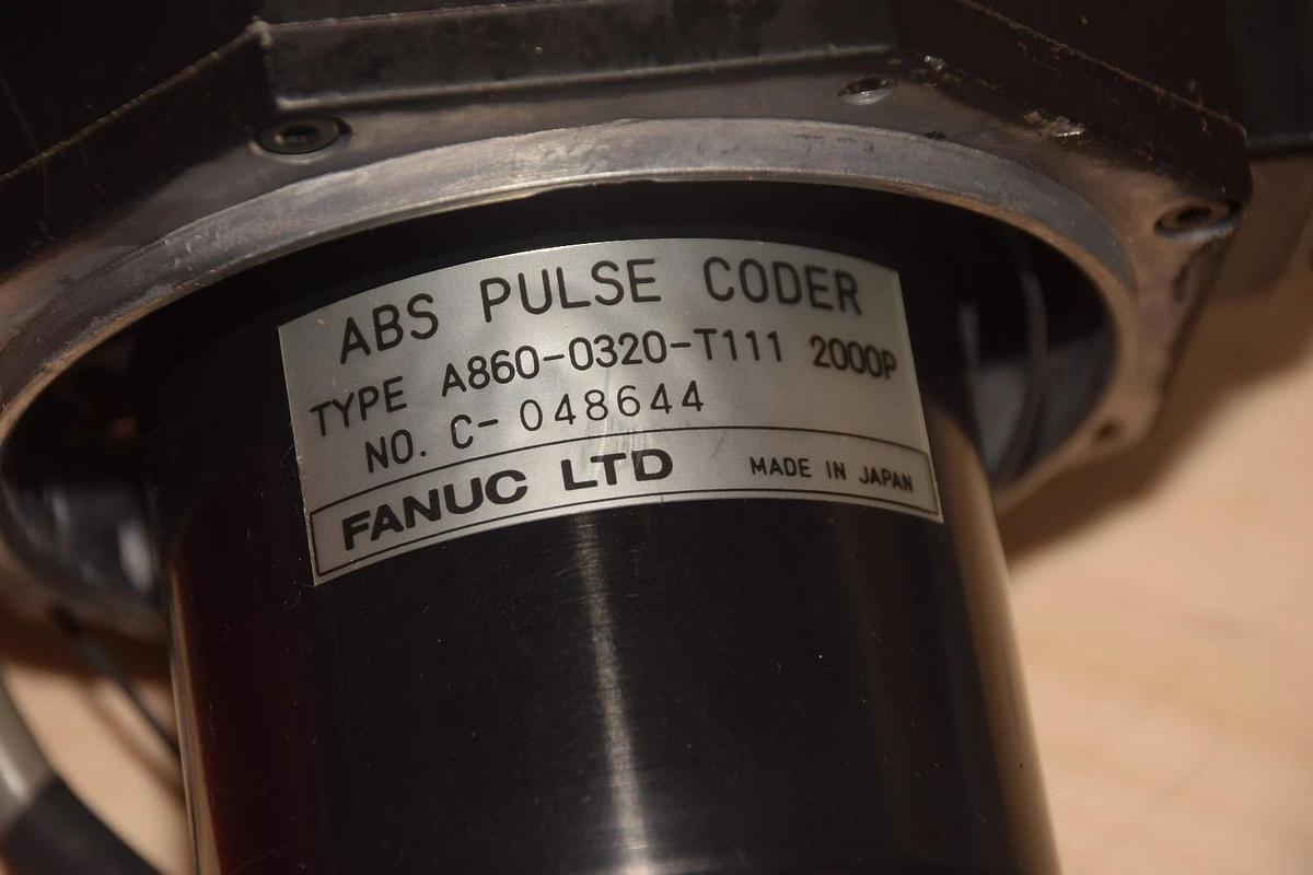 Used FANUC ROBOTICS, AC SERVO MOTOR, Model 5, A06B-0512-B251 Coder A860-0320-T111