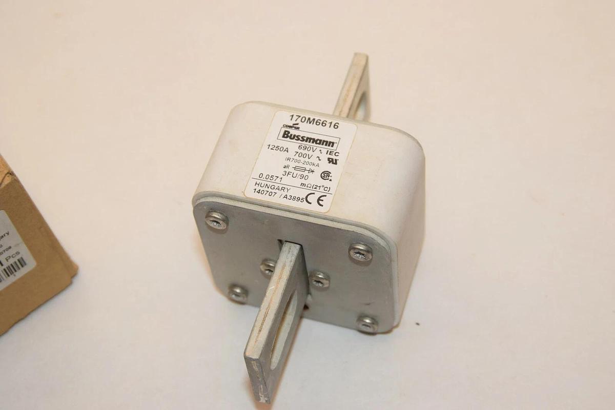 (NEW) BUSSMANN Fuse 170M6616 690V 1250A 1250 Amp 1250A