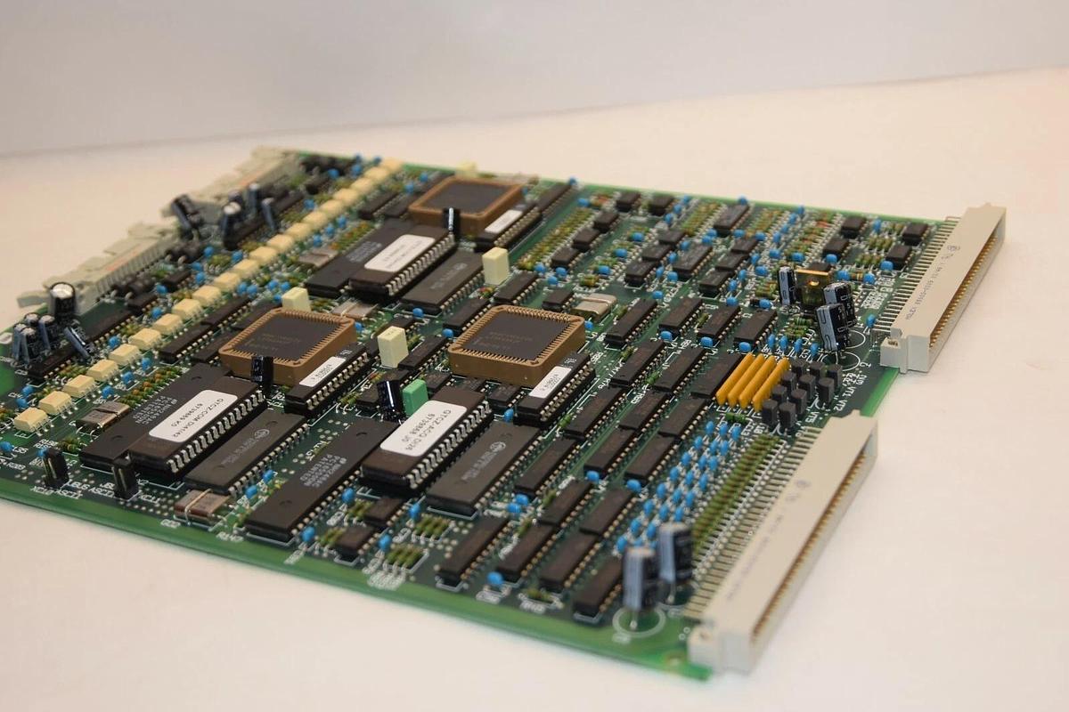 (NEW) MERLIN GERIN / GTCZ 6739828 PC Control Board