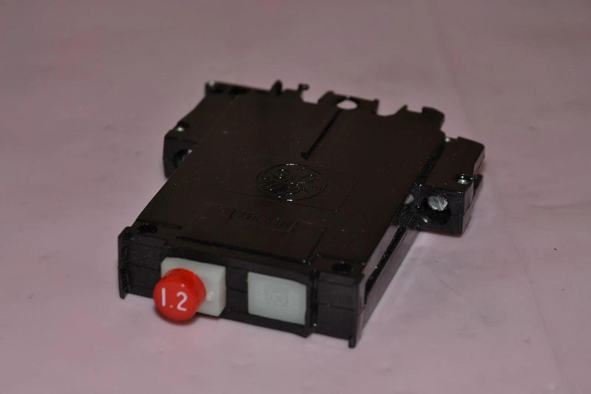 GENERAL ELECTRIC CR151KBC01AE 1.2 AMP 240 V CIRCUIT BREAKER NEW