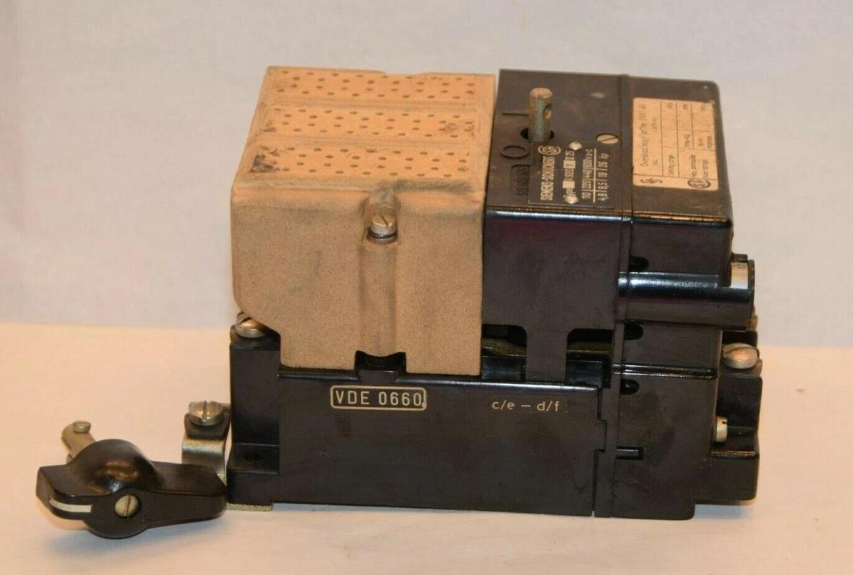 (NEW) SIEMENS Vintage 3VA4 40A 3VX140 600Vac Overload Relay  R920325