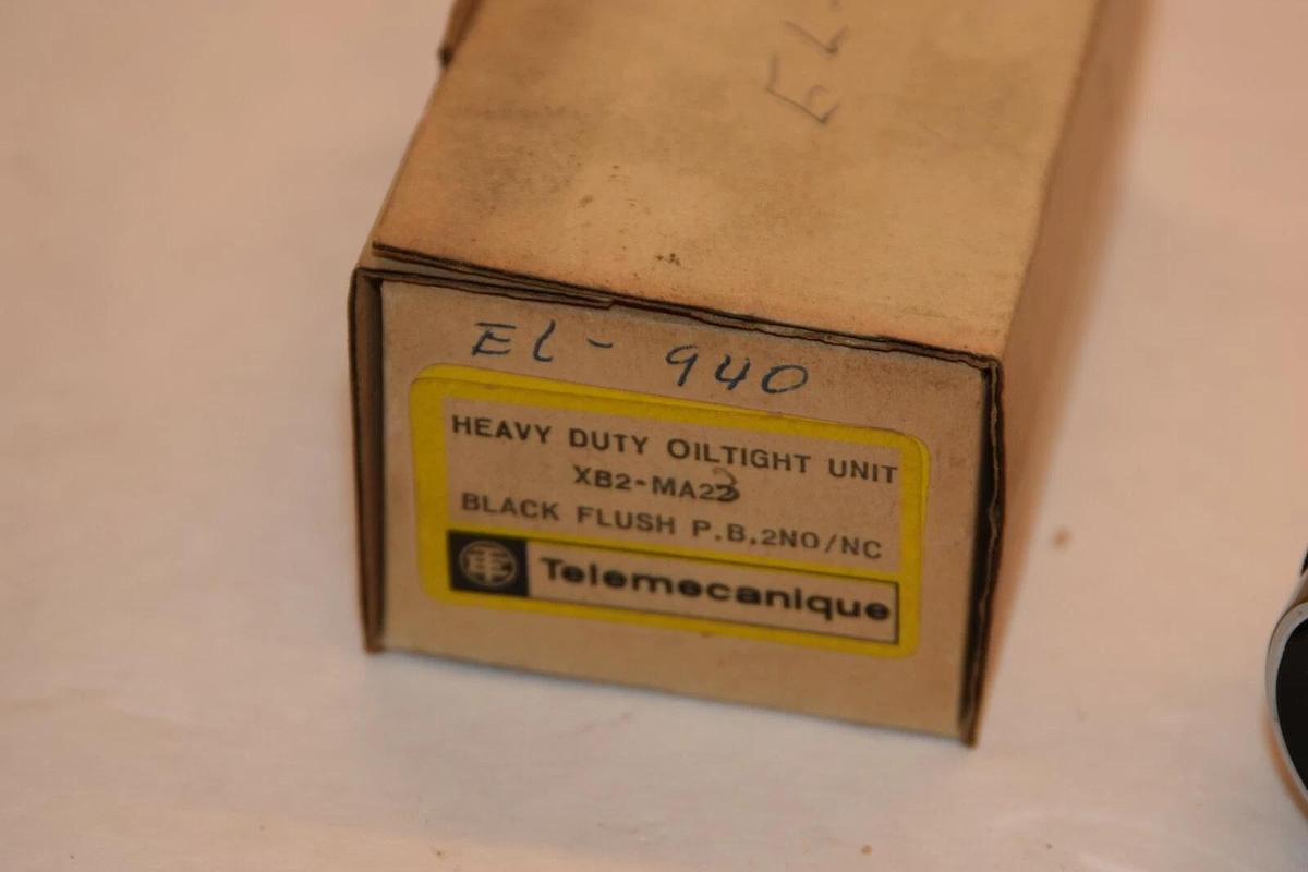 (NEW) TELEMECANIQUE XB2-MA22 XB2-MA23 Black Flush Oiltight Push Button Unit