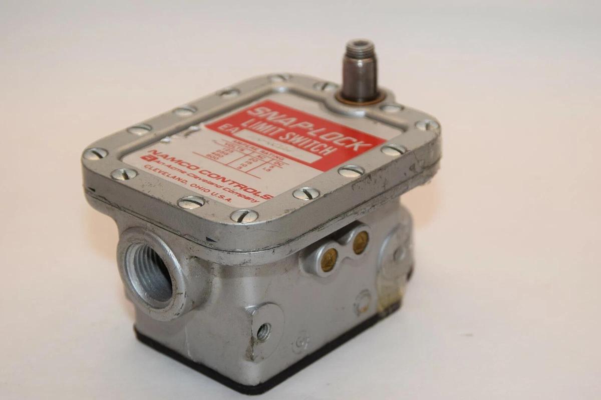 (NEW) NAMCO CONTROLS EA990-00114 125-600V Snap-Lock Limit Switch