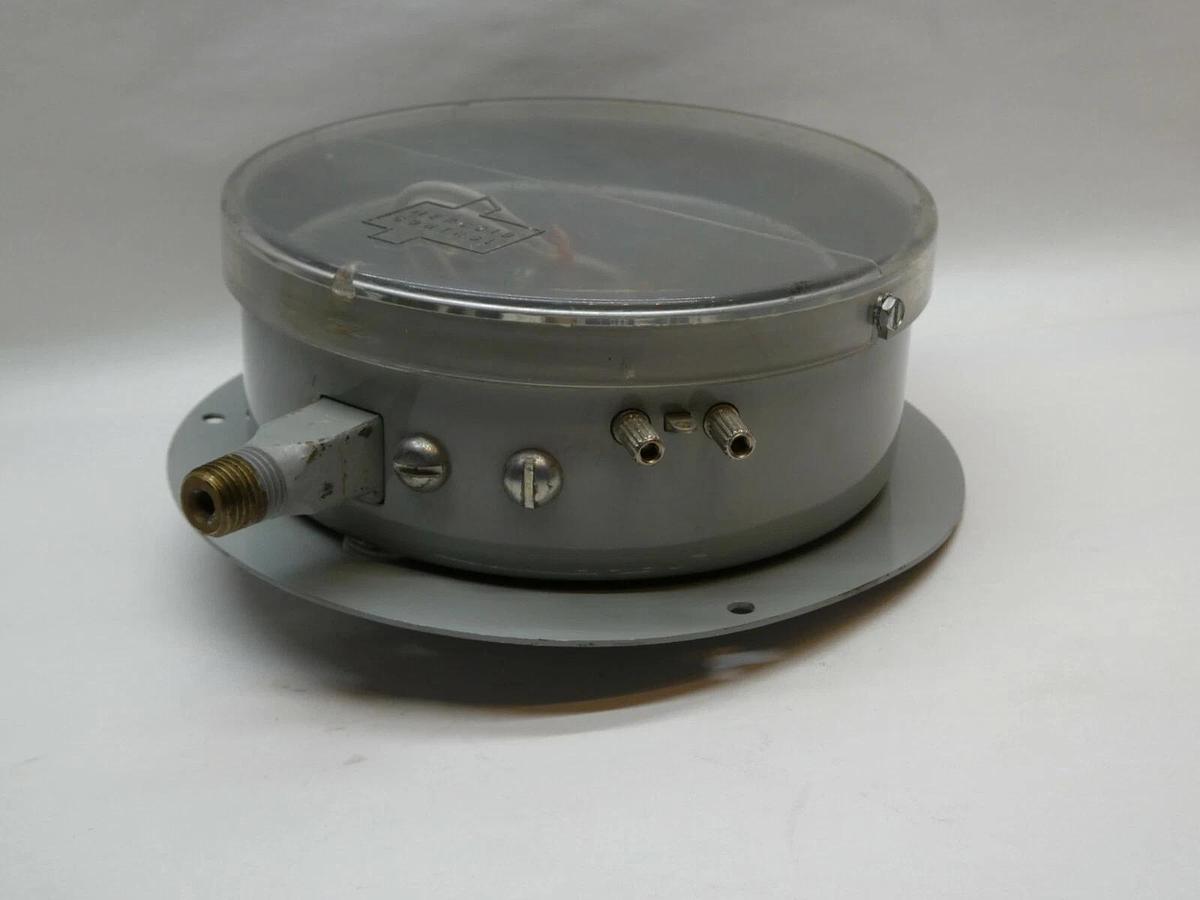 (NEW) MERCOID CONTROL DA-533-3-2 120/240Vac Pressure Switch