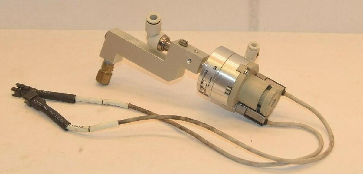 Used SMC CDRB2BW20-90S-T79 CDRB2BW2090ST79 0.7MPa Rotary Actuator Vane