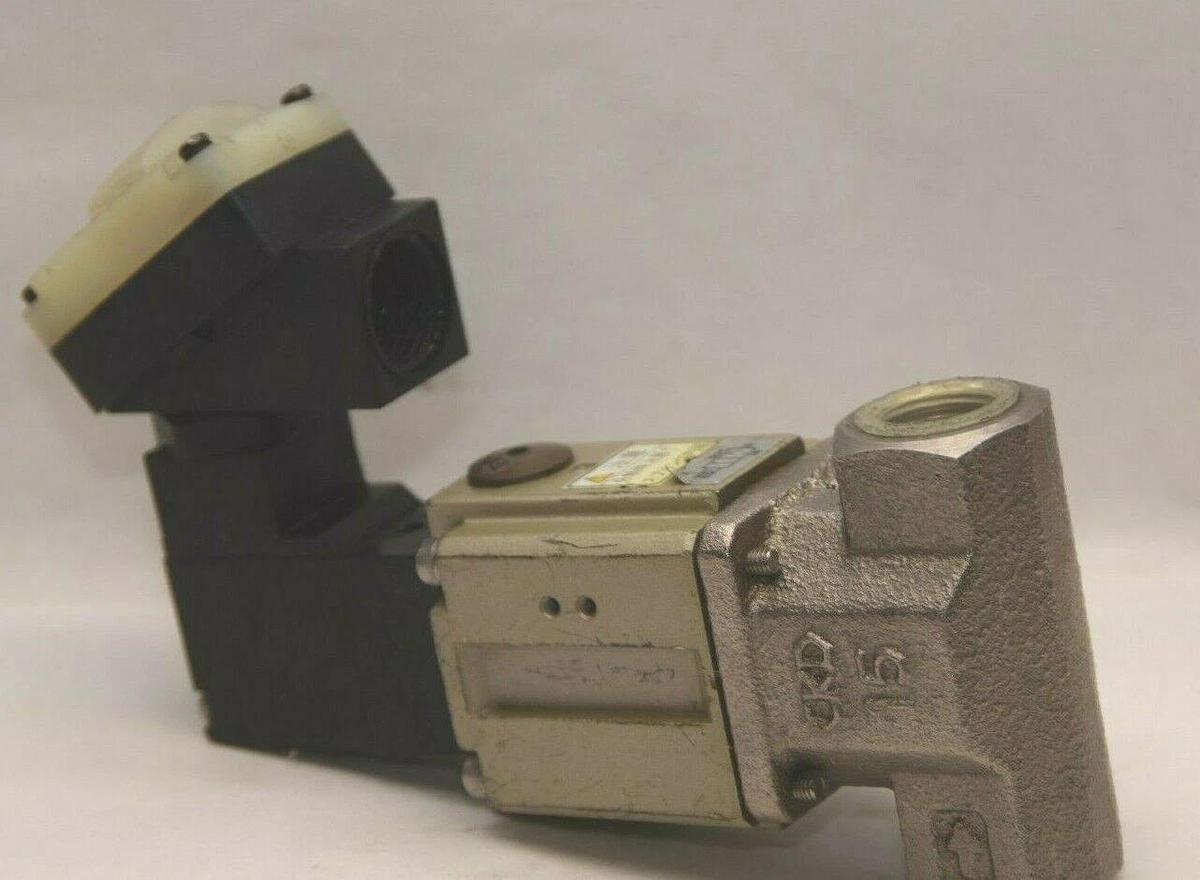 (NEW) CKD CVS2-15A-05-03T-3 0-0.5MPa / 0.25-0.7MPa 24V Coil Solenoid Valve