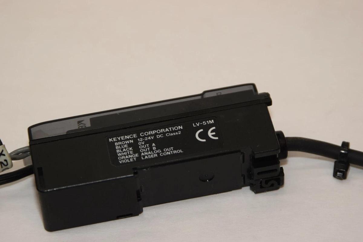 Used KEYENCE CORPORATION LV-51M LV51M 12-24Vdc Digital Laser Sensor