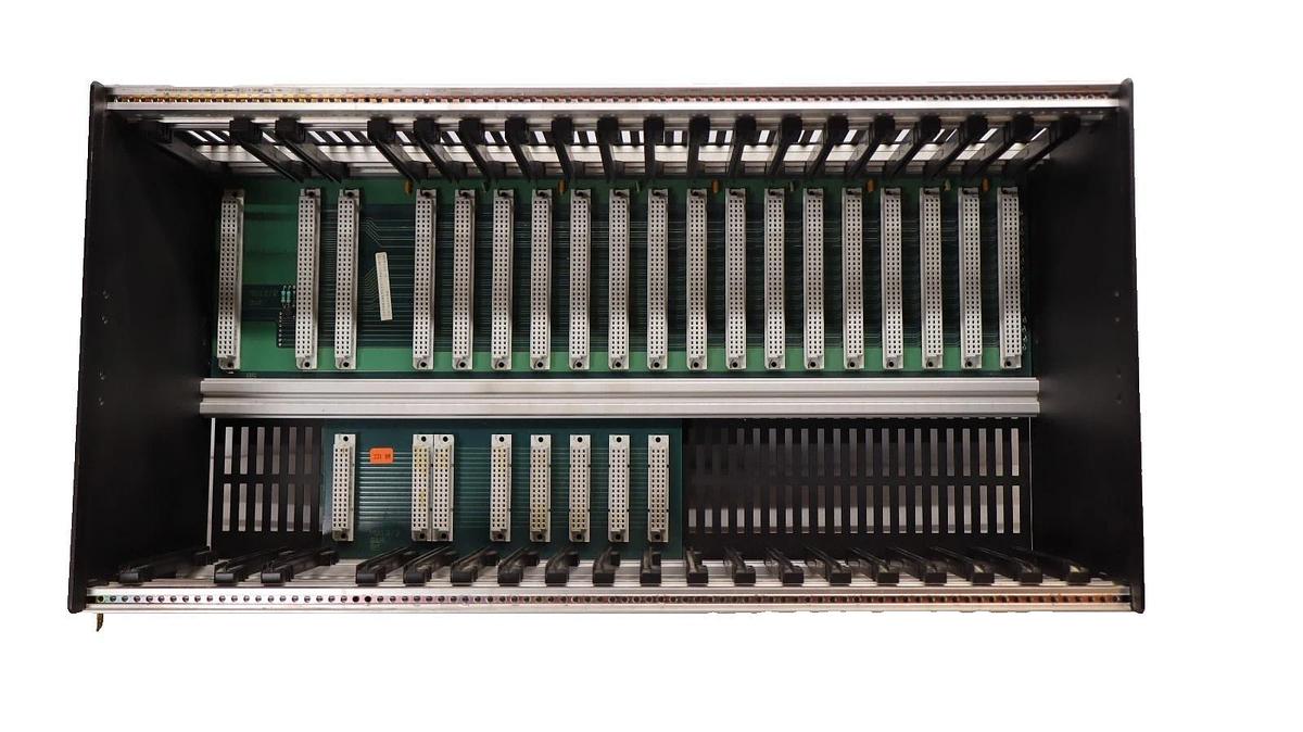 Used B & R B&R HCR166-0 , HCR1660 Rev: 3.00 19-Slot Multi Module PLC Rack Chassis