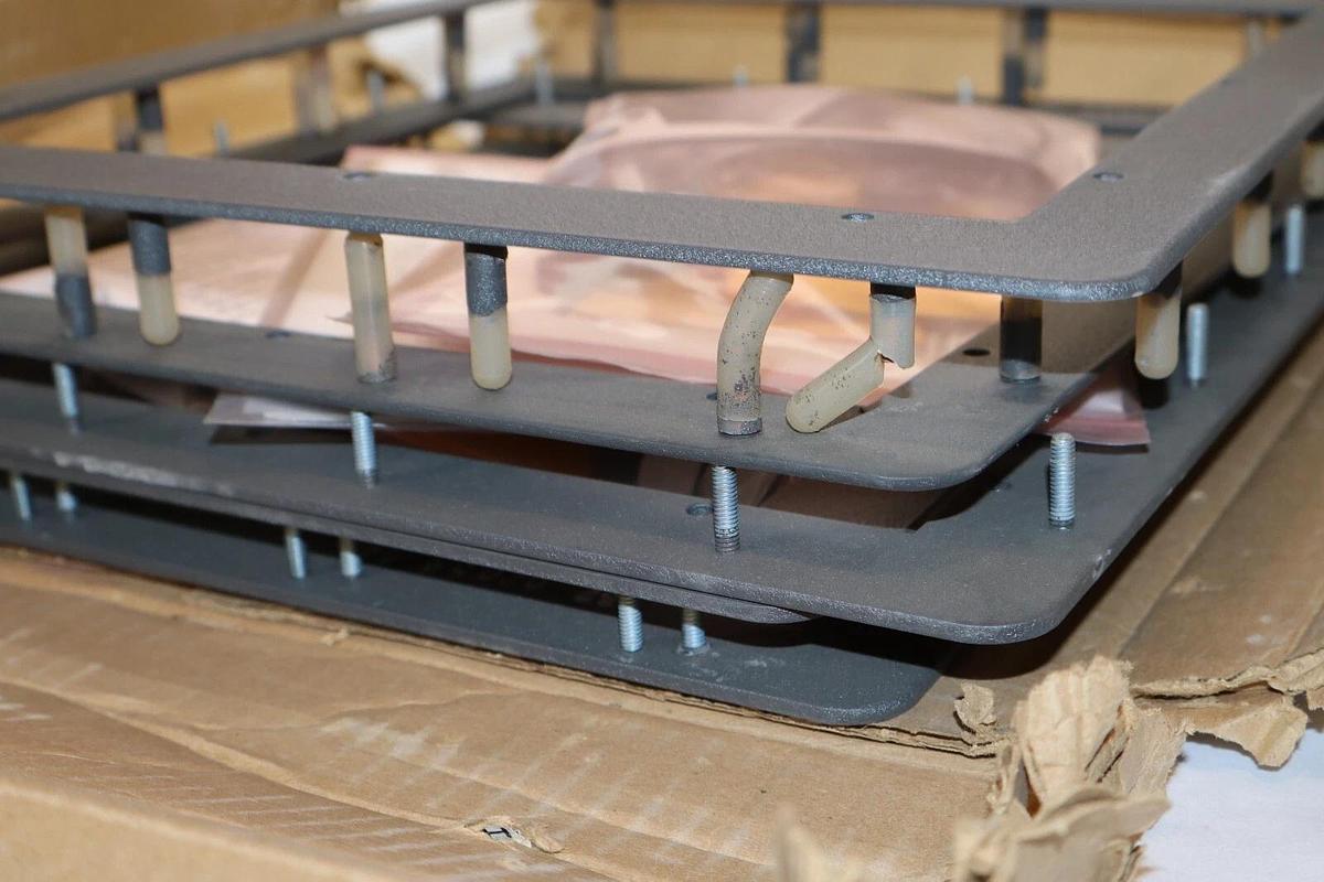 Used (4) Cutler Hammer Collar 24xx to 1500/1700 Touch Panel 1524TP 1524TP-00 *NEW