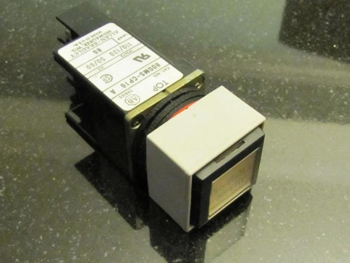 Used ALLEN BRADLEY 800MS-CP16 white   800MSCP16  800ms