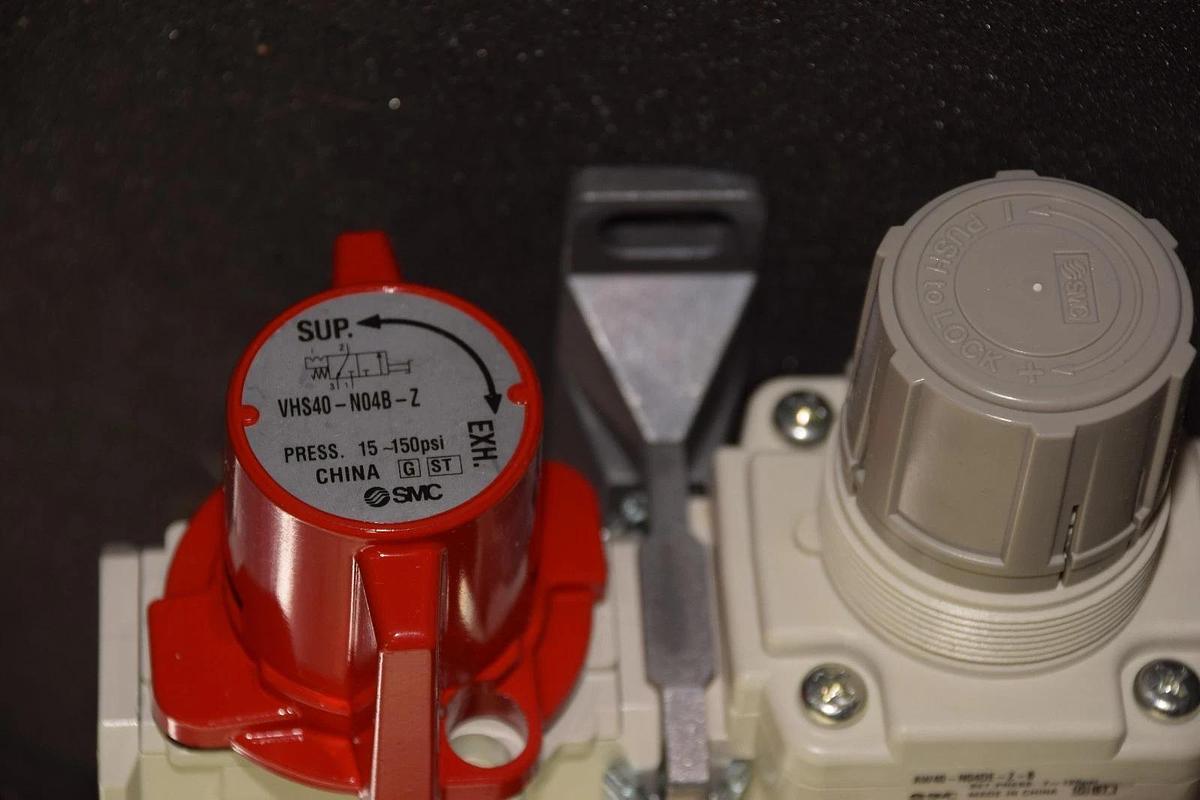 SMC AW40-N04DE-Z-B filter regulator & Pressure Relief VHS40-N04B CS-3272