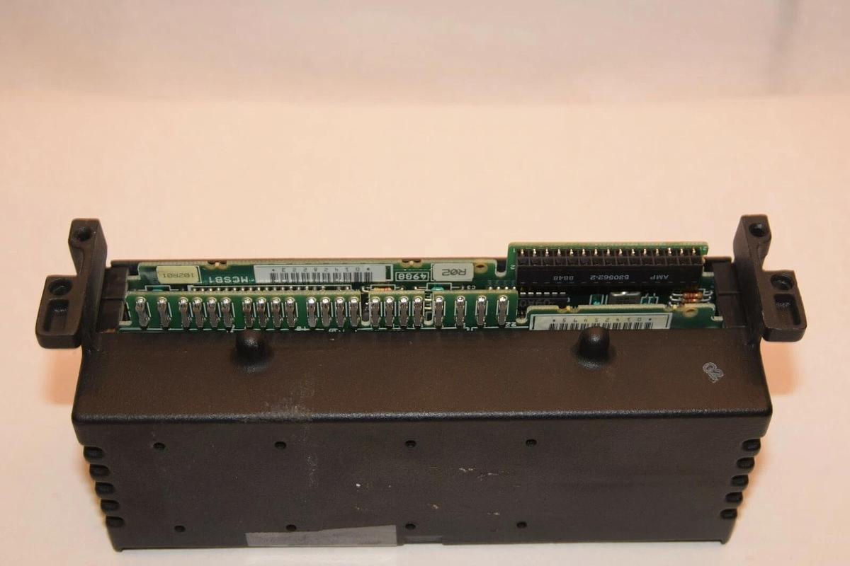 Used GE FANUC IC660EBD020D 24/40Vdc 16SRC Electrical Module Terminal Assembly