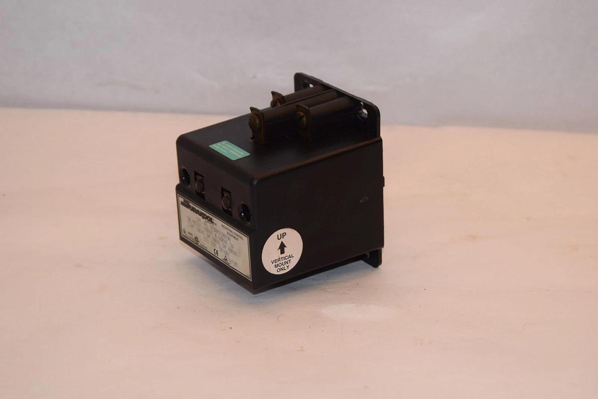 Used DURAKOOL 3M30APS120ACWG 30A Control Relay 120V Coil