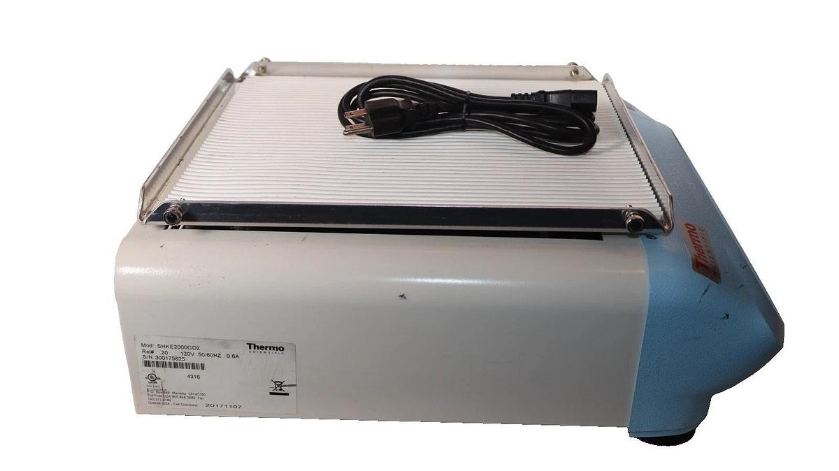 Used THERMO SCIENTIFIC MAXQ 2000 CO2 RESISTANT DIGITAL SHAKER SHKE2000CO2