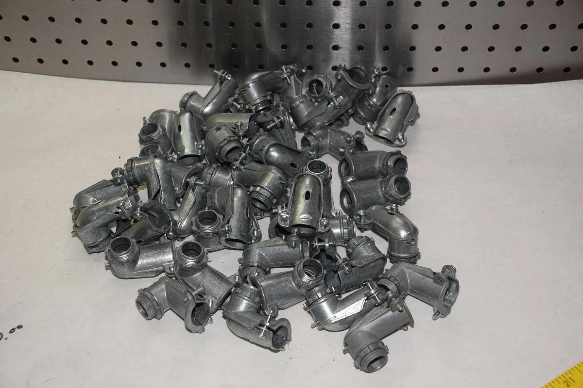 (LOT OF 45) APPLETON 1/2" 90 DEGREE ARMORED FLEXIBLE CABLE END NEW