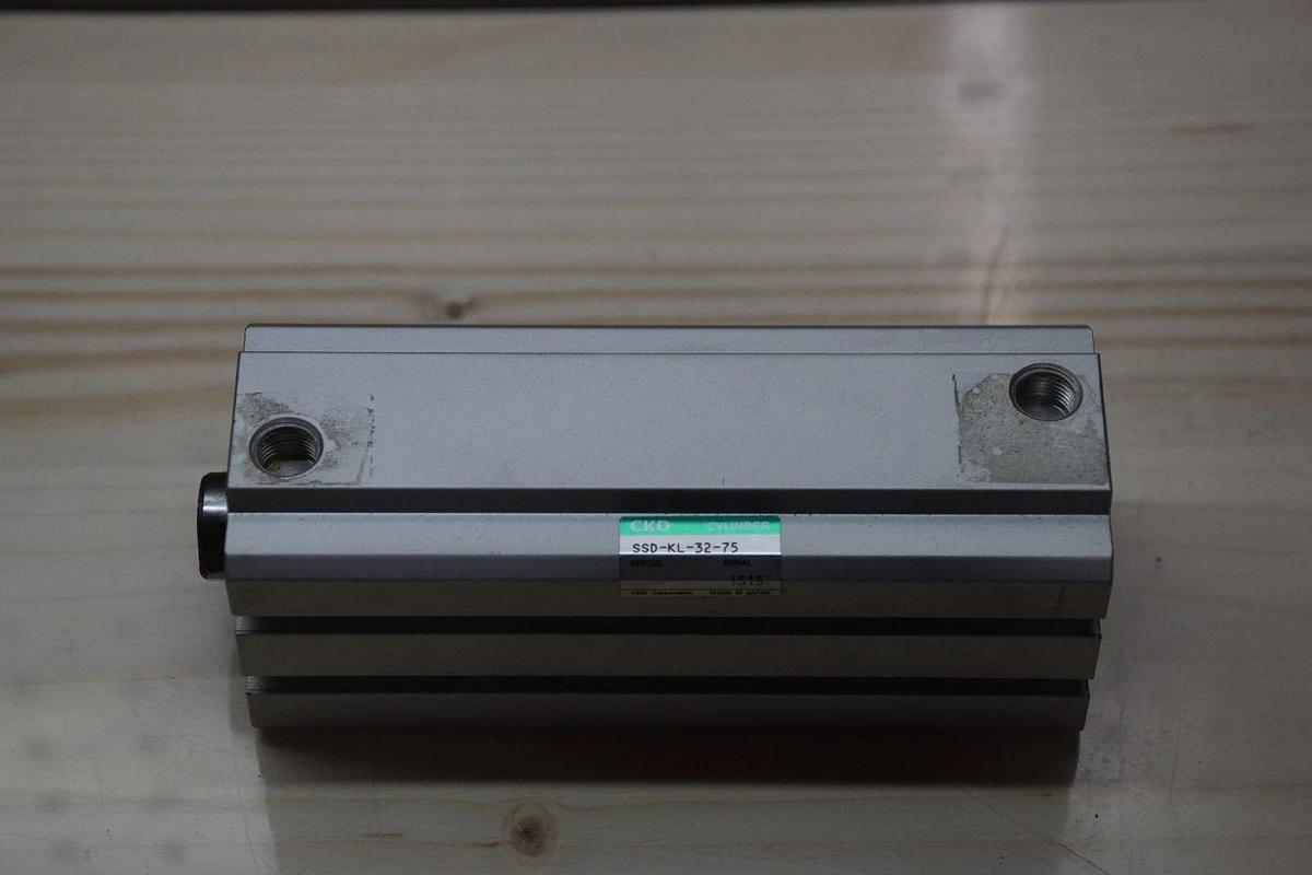 Used CKD SSD-KL-32-75 SSDKL3275 PNEUMATIC CYLINDER