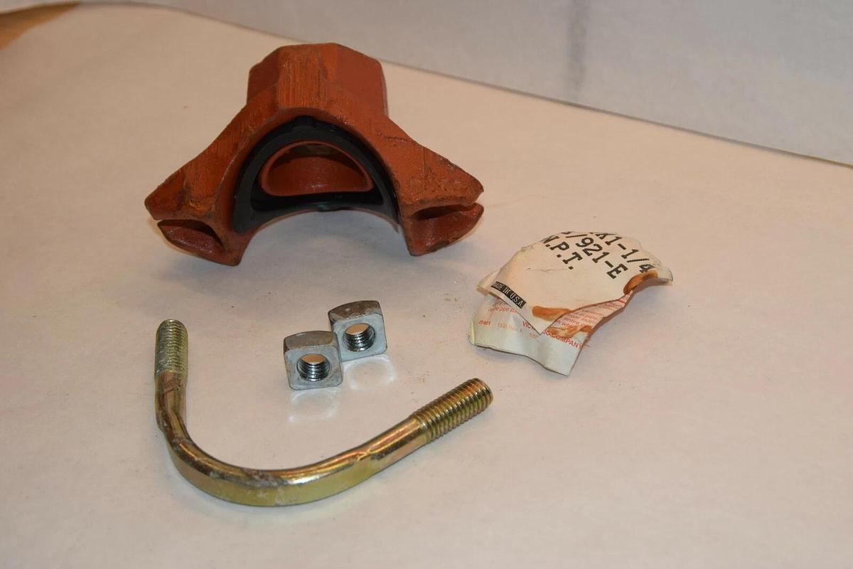 NEW VICTAULIC 2-1/2 x 1-1/4 S/921-E 2-1/2" BOLT 1-14" BRANCH OUTLET COUPLING