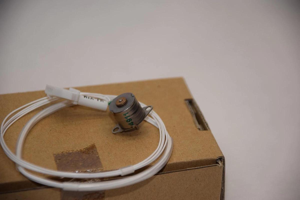 (NEW) Siemens 10309736 ,  094-B021-01 Motor Mixer With Connector Horizontal Mix