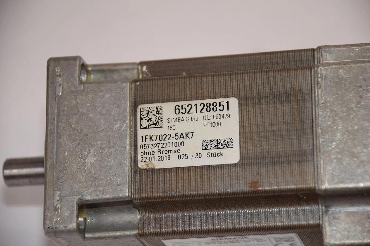 SIEMENS 1FK7022-5AK71-1DG0 ,  1FK7022-5AK71 9mm Shaft Servo Motor