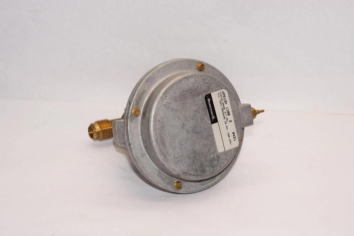 (NEW) HONEYWELL VP513A-1188 , VP513A1188 High Press Hydraulic Valve