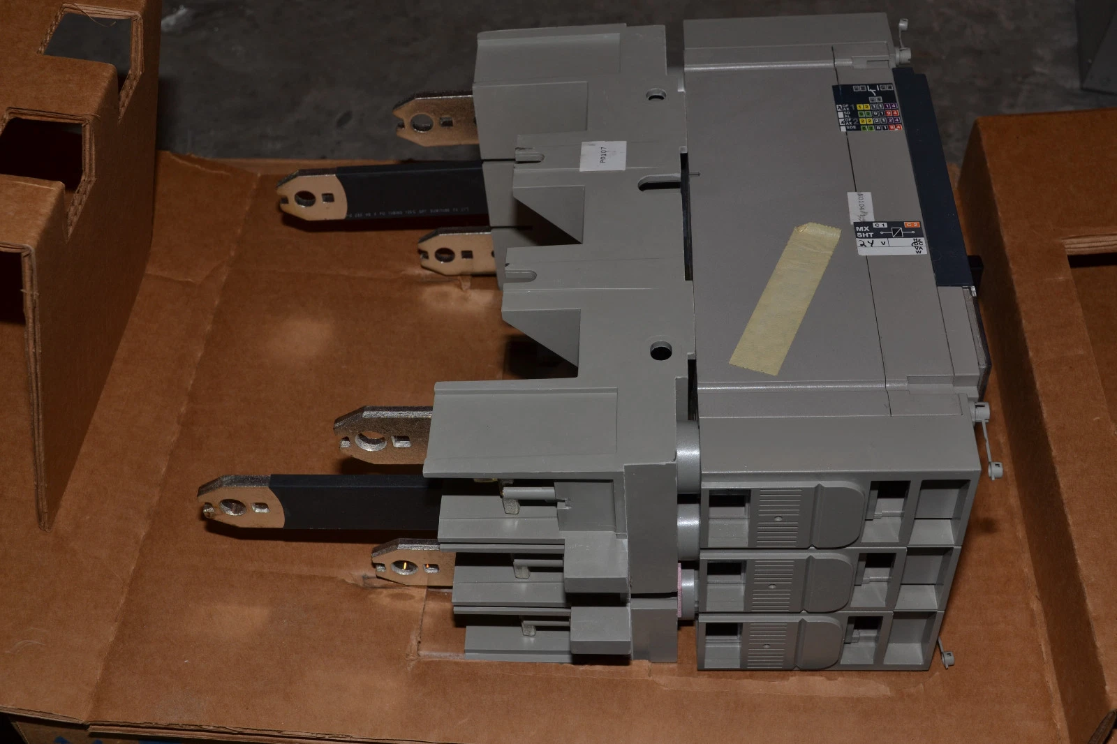 New MERLIN GERIN NJHN36000S60ABSO NSJ600a breaker 600 600A 600AMP 600 AMP