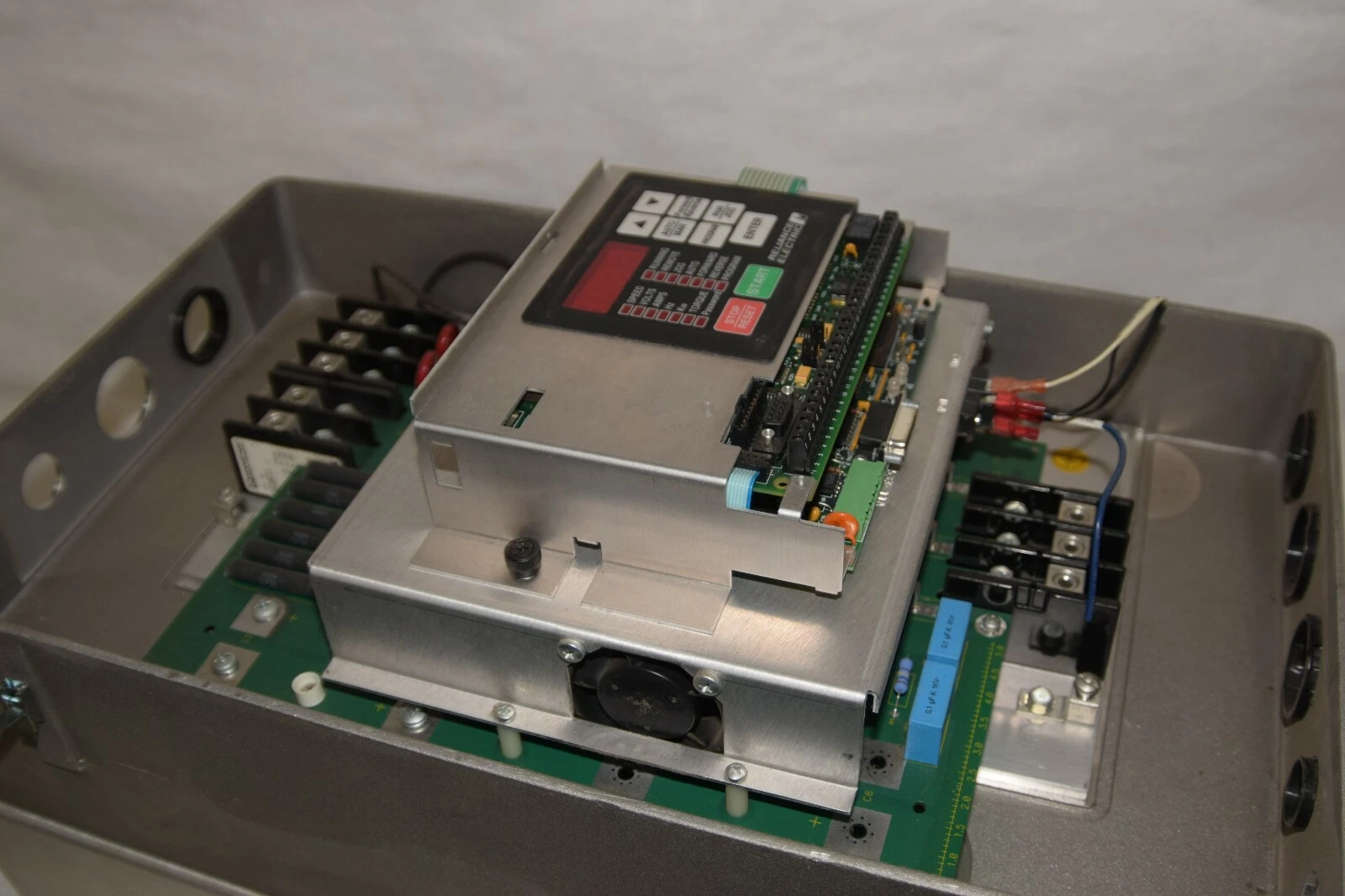 Used RELIANCE ELECTRIC GV3000/SE 25V4160 25HP AC Drive 380-460V 25 HP