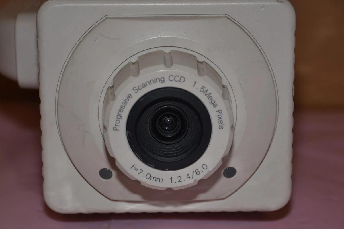 Used SANYO DSR-C100 DSRC100 13.8V 10.5W 1.5 MEGA PIXELS DIGITAL RECORDING CAMERA