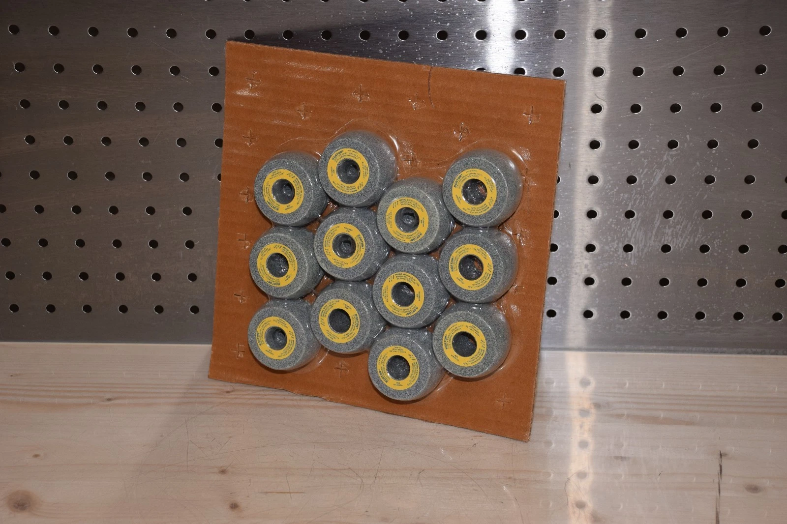 12) NORTON 53A80-KVBE ALUNDUM GRINDING WHEELS 1.900"x1.140"x5/8" NEW