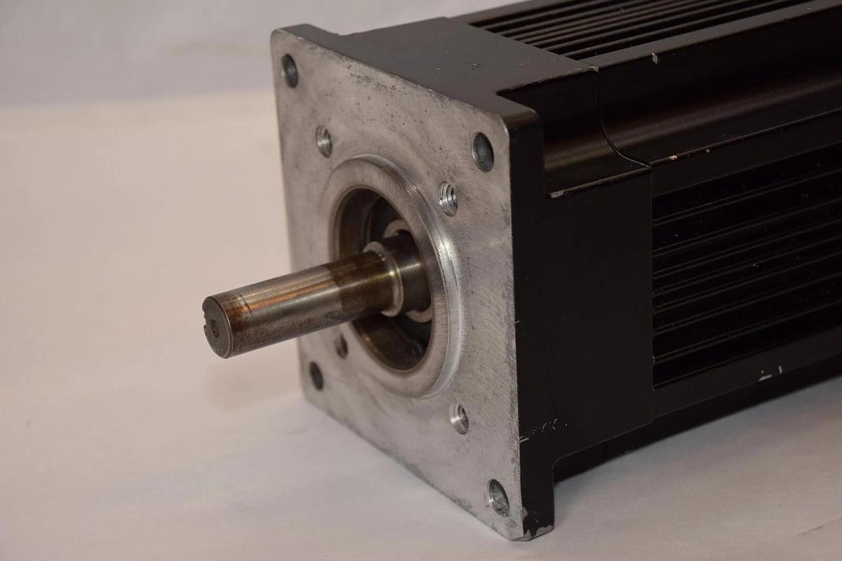 Used PACIFIC SCIENTIFIC R46GENA-R2-NS-NV-00 6.7A 3.7ohms Brushless Servo Motor