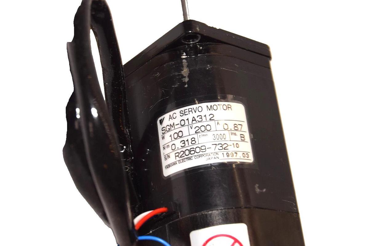 Yaskawa Electric AC Servo Motor SGM-01A312 100W 200V 0.87A SGM01A312 (Refurb)