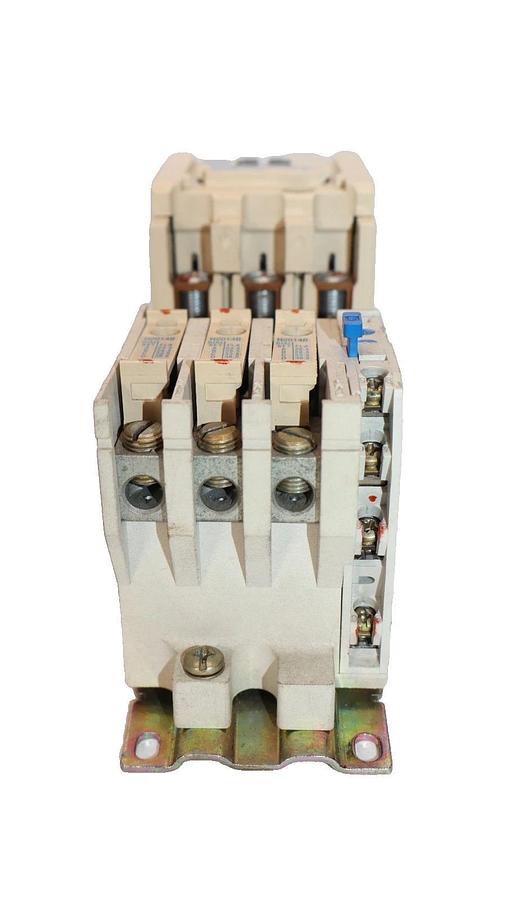 Cutler-Hammer Eaton Starter CE15HN3 C306GN3 660V 60A 60 Amp 120v Coil H2014B