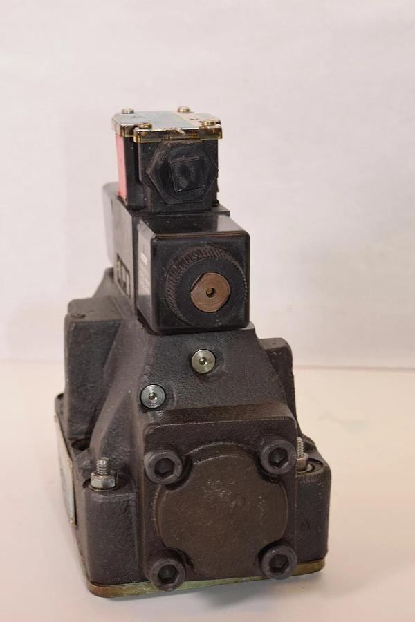 NEW- VICKERS DG5S8-6C-MFPA5WL-B5-30 , DG4V-3S-6C-MFPA5WL-B5-60 Directional Valve