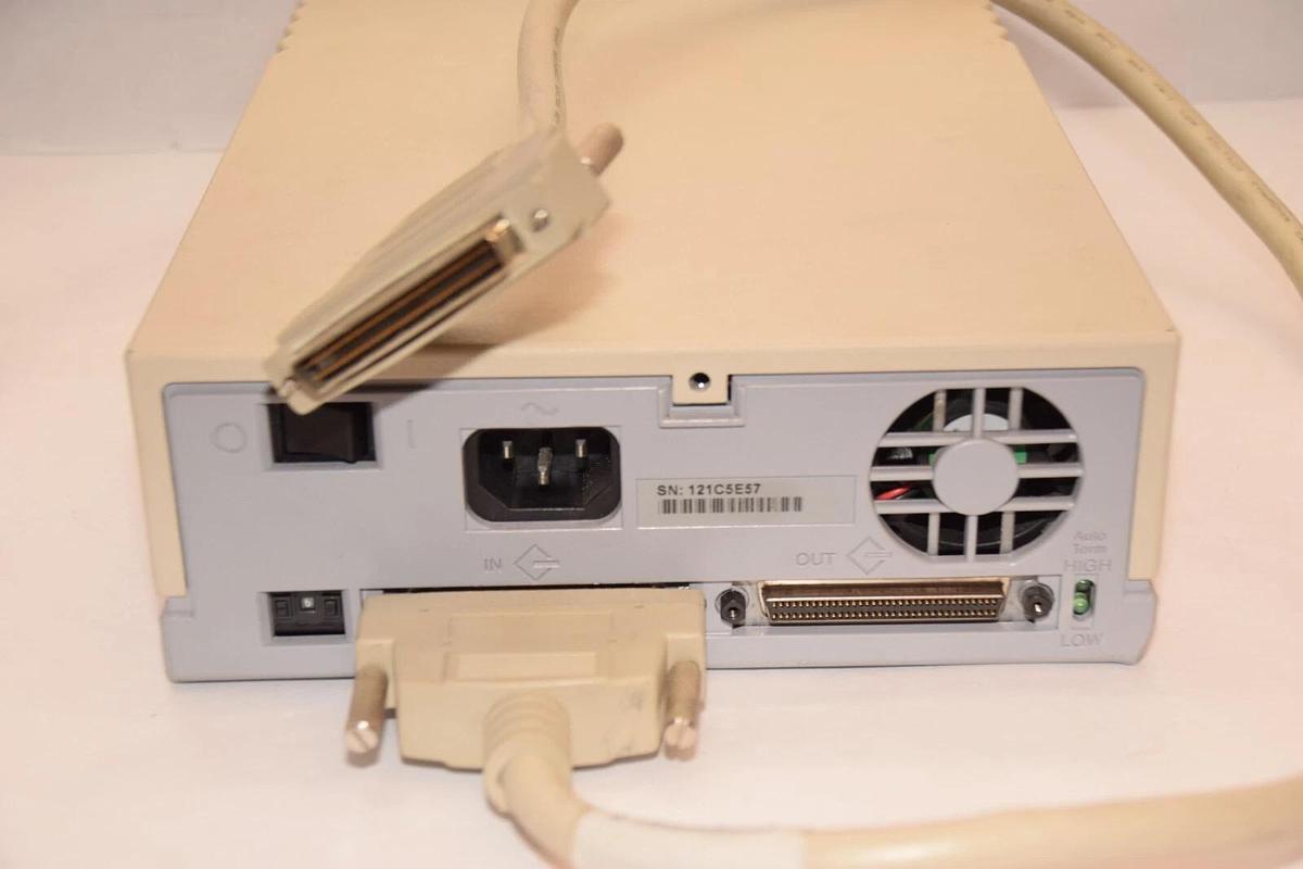Used SUN MICROSYSTEMS 599-2107-01 , 100-240V 0.6A 47-63Hz External Tape Drive