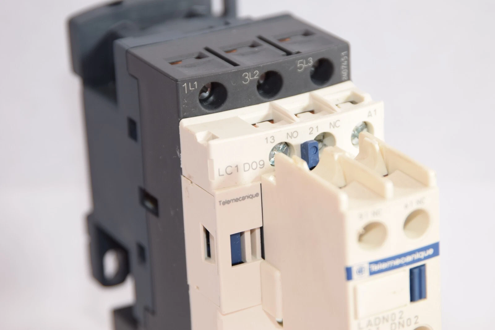 Used TELEMECANIQUE LRD 08 Relay With LC1 D09 Contactor & LADN02 Auxilary Contact