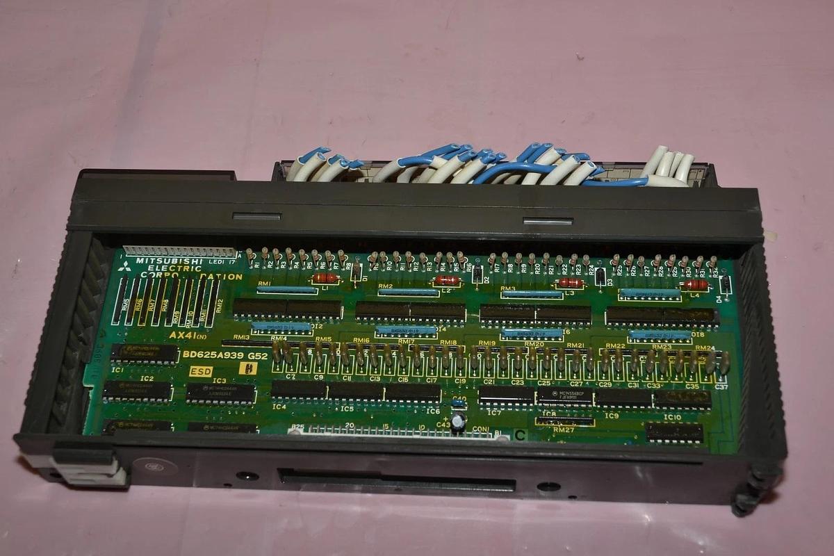 Used MITSUBISHI MELSEC AX41 PROGRAMMABLE CONTROLLER INPUT MODULE PLC