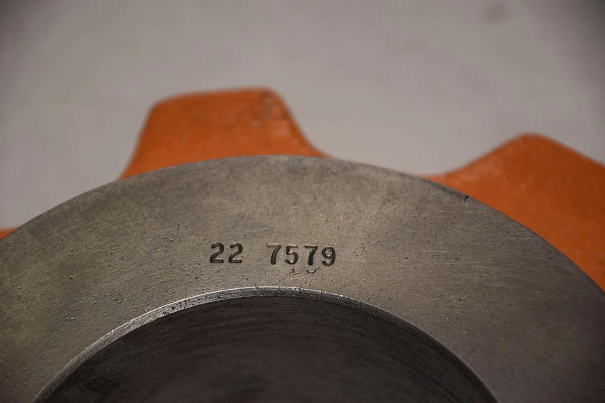 BELOIT 22 7579 2207979 10566367 3-7/16" BORE QT SPROCKET NEW