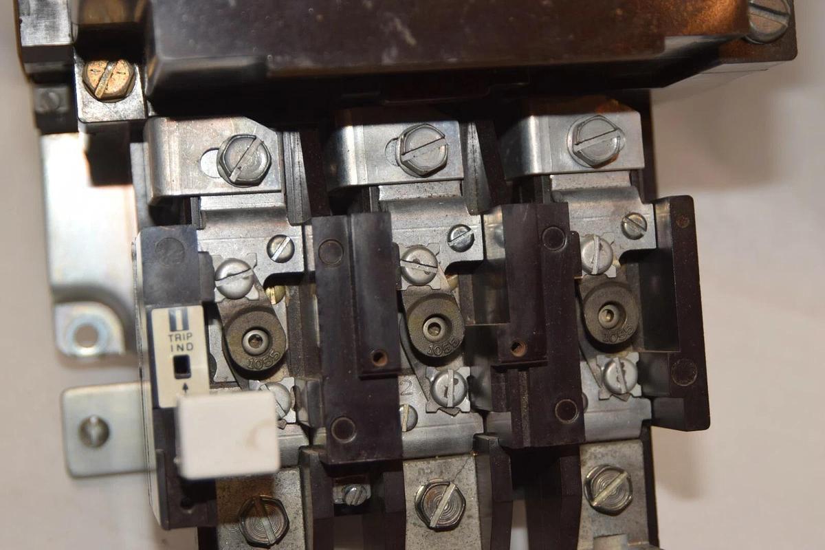 Used CUTLER HAMMER Motor Starter  A10FGO A10FG0 Series A1 Size Sz 4 3PH 120V Coil