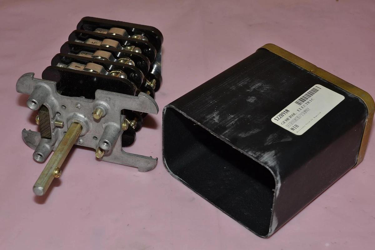 GENERAL ELECTRIC GE 16SB1DB3D71SUM4Y 16SB 1DB3D71SUM4Y 3 POS CONTROL SWITCH NEW